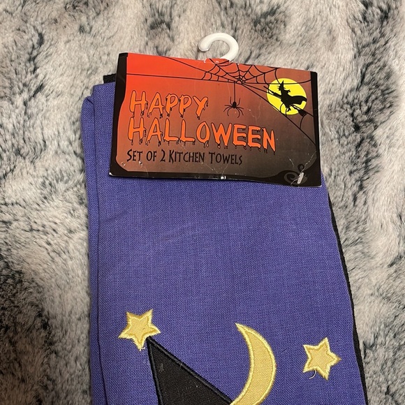 Set of 2 Halloween Kitchen Towels - Picture 2 of 5